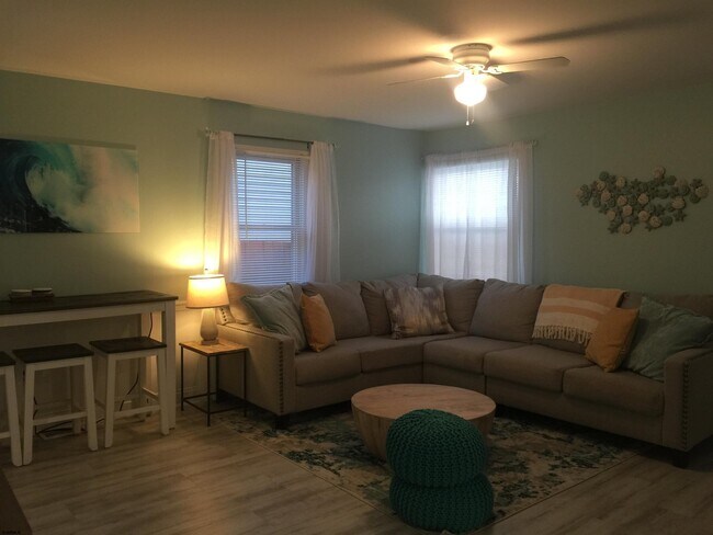 Building Photo - 205 3rd St S