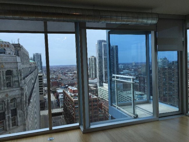 Building Photo - 200 W Kinzie St