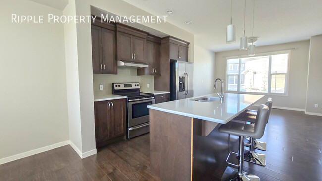 Photo du bâtiment - AMAZING 3 BEDS\2.5 BATHS TOWNHOUSE