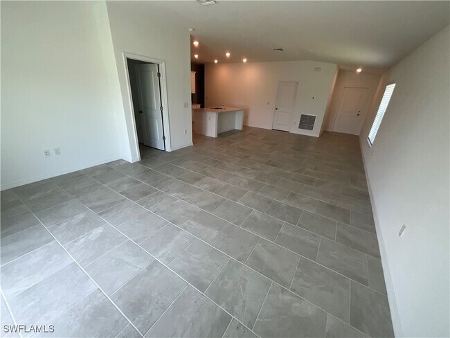 Foto del edificio - 3850 Treasure Oak Wy