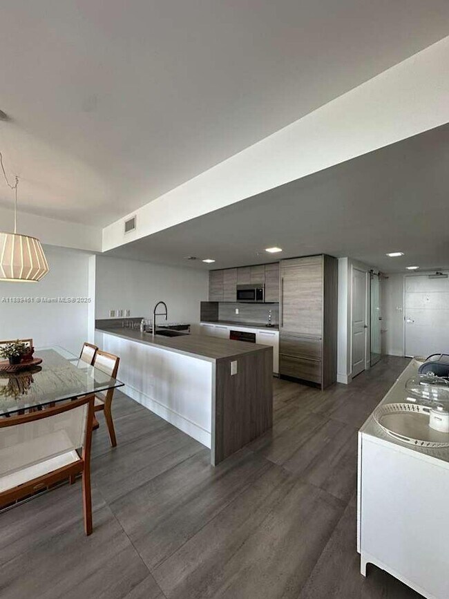 Foto del edificio - 400 Sunny Isles Blvd