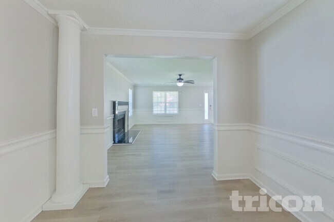 Foto del edificio - 636 Sadler Glen Dr
