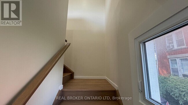 Photo du bâtiment - 115 - B BIDWELL STREET