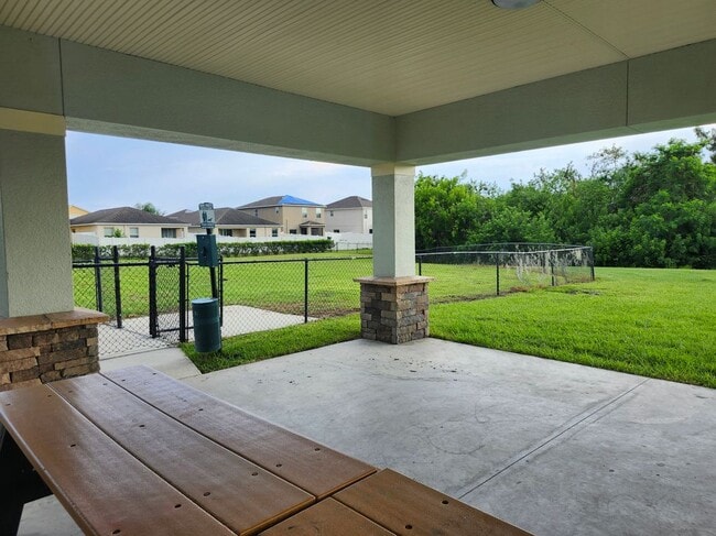 Foto del edificio - 1713 Trailwater St