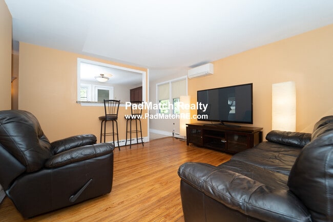 Living room - 13 Wyman Rd