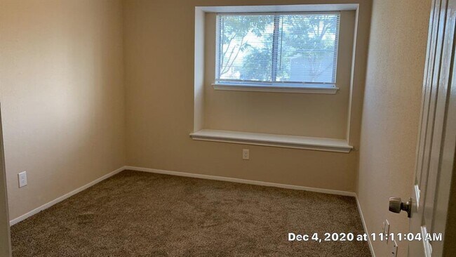 Building Photo - 4431 Terrace Manor Dr