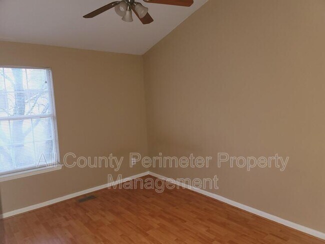 Building Photo - 2262 Oak Glenn Cir
