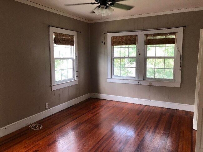 Building Photo - 557 Beverly Ct