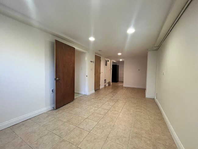 Building Photo - 4741 W Byron St