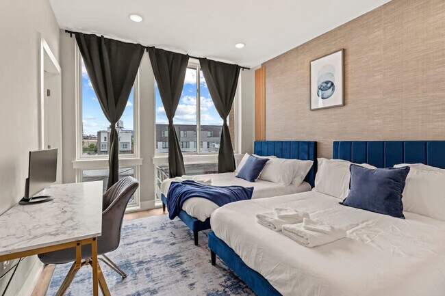 Building Photo - 916 N Delaware Ave