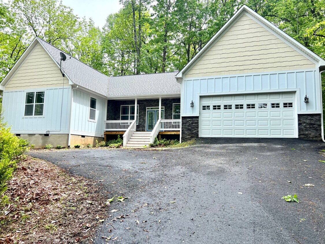 Primary Photo - 5109 Greenville Hwy