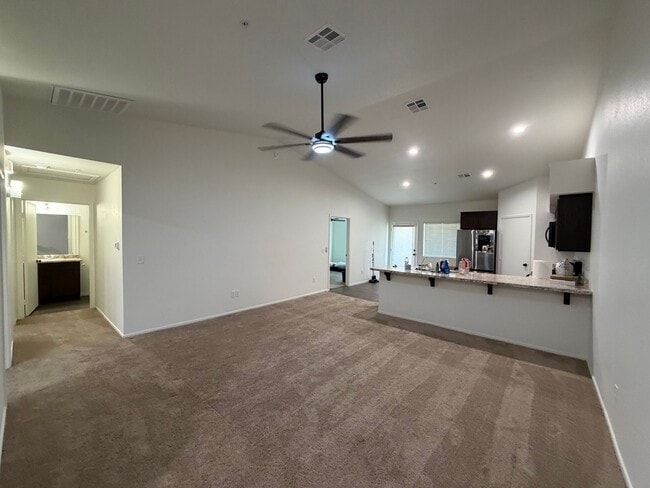 Foto del edificio - 3 BEDROOM HOME IN DESERT SKY!