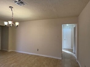 Building Photo - 1202 Kathy St