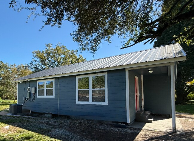 Foto del edificio - 10040 LA-44