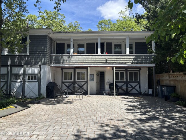 Building Photo - 406 Brinley Ave