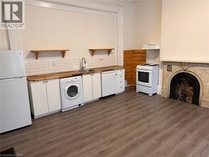 Building Photo - 240 Dalhousie St