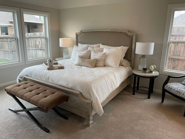 Building Photo - 4 Bed, 3 Bath in Deer Creek Schools