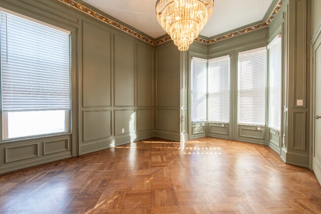 Foto del edificio - 215 Broadway