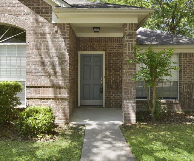 Building Photo - 1311 Buchans Dr