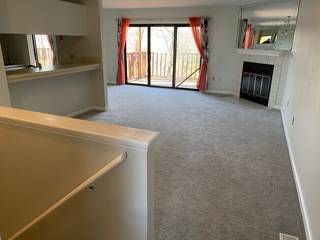 Foto del edificio - 3355 Forest Ct
