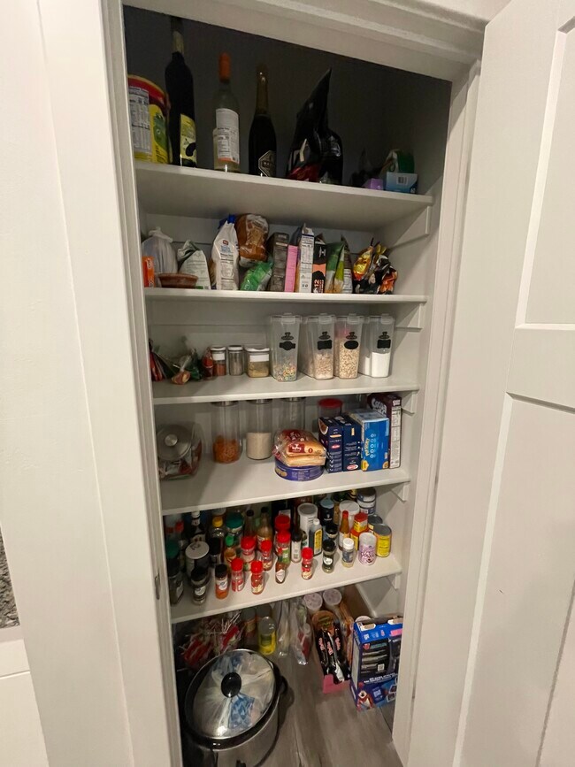 Foto del edificio - 173 S Heath Ln