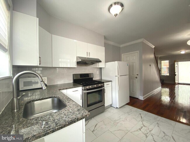 Building Photo - 2827 S Marvine St