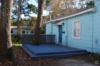 Building Photo - 815 Shirley St