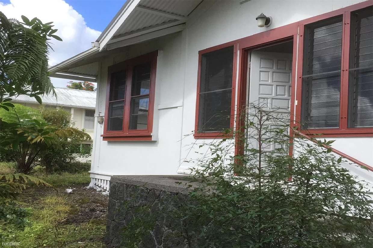 Building Photo - 3 br, 1 bath House - 134 W Kawailani St