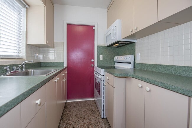 Building Photo - 101 S Palmway