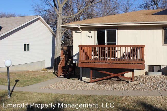 Building Photo - 1607 Woodoak Ct