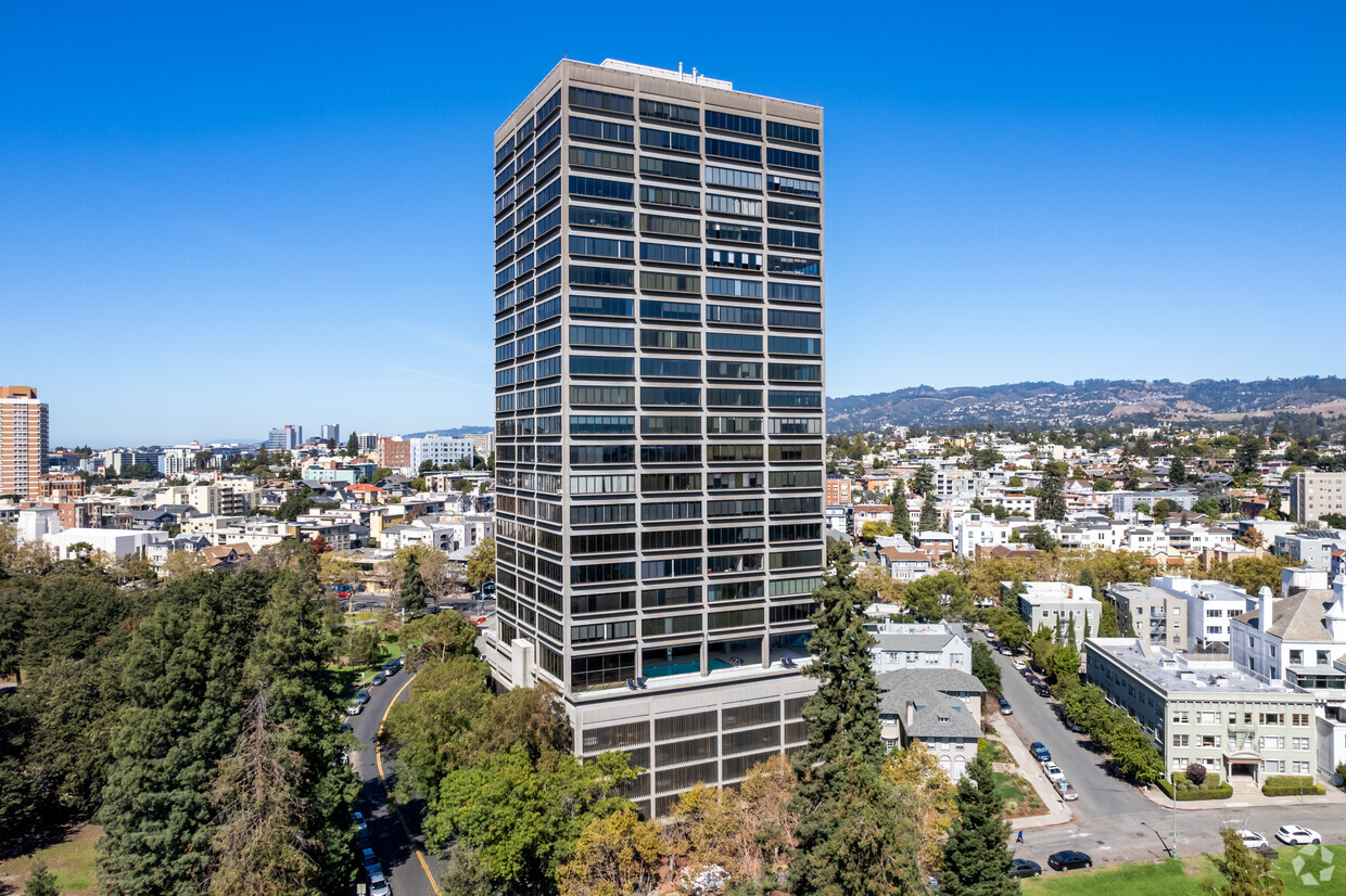 Primary Photo - Park Bellevue Tower Building