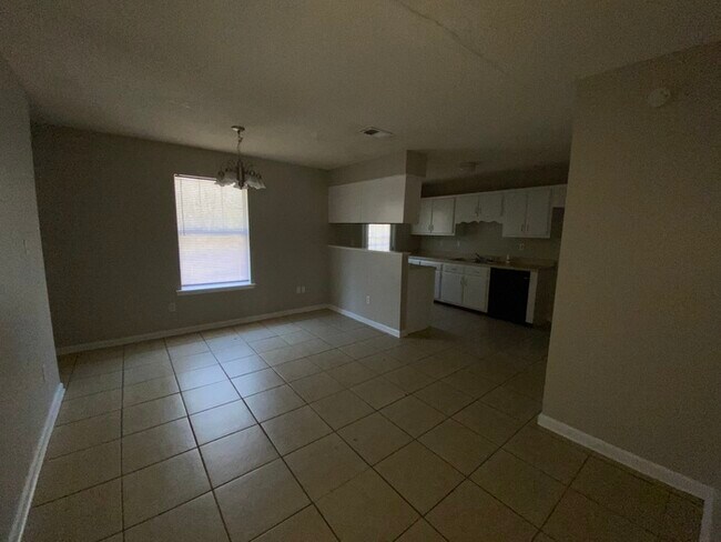 Foto del edificio - 4587 Northwood Hills Dr