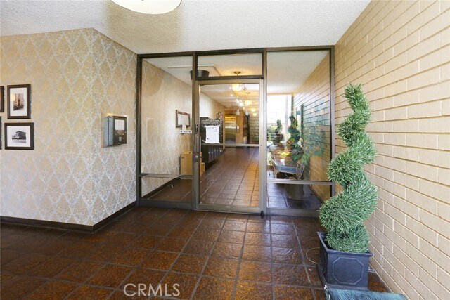 Building Photo - 125 W Mountain St