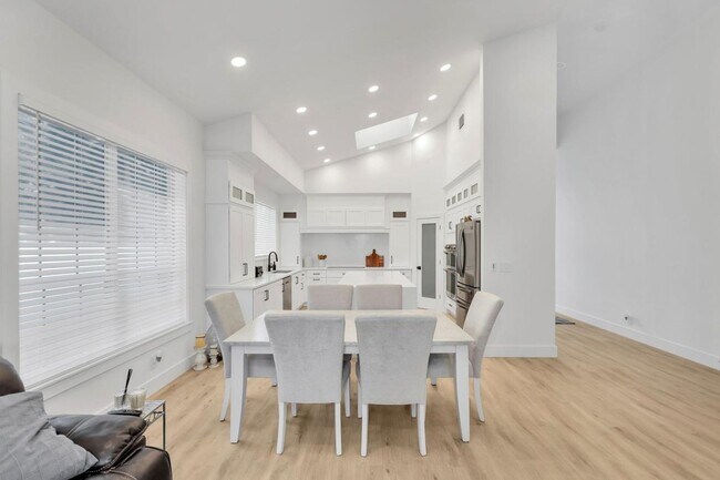 Foto del edificio - 6391 NW 23rd Ln