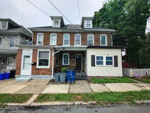 Building Photo - 339 W Lincoln St