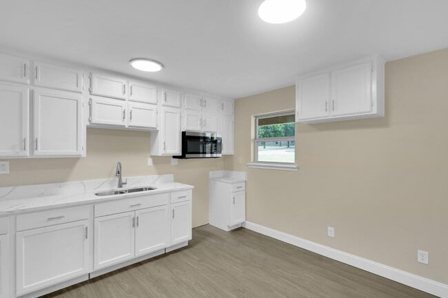 Building Photo - 705 George Hopper Rd