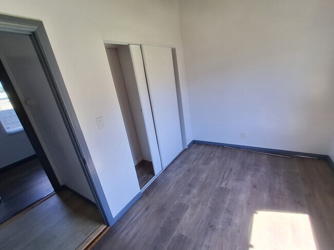 Dormitorio número 2 - 1412 W 107th St