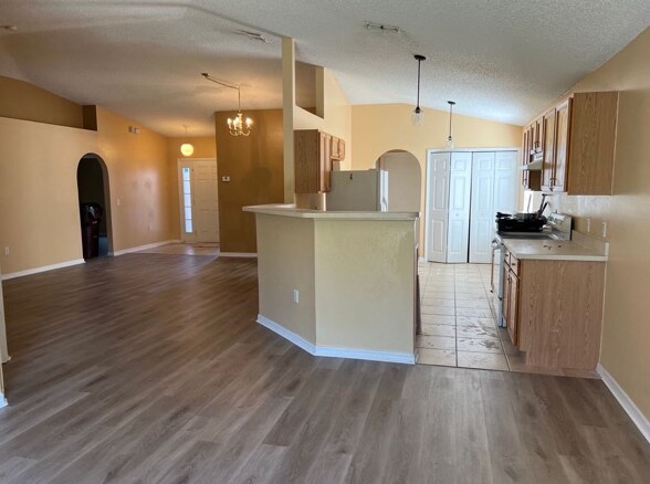 Building Photo - 5200 Silver Thistle Ln