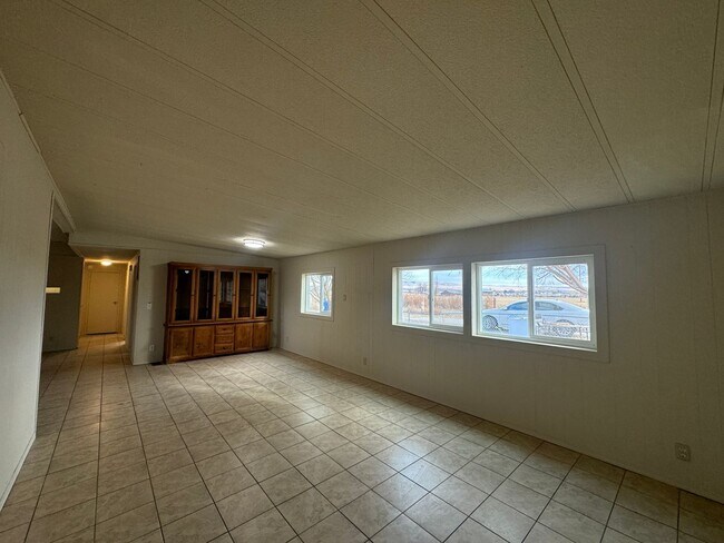 Foto del edificio - 170 S Outlook Rd