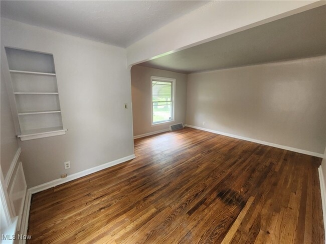 Building Photo - 25801 Forestview Ave