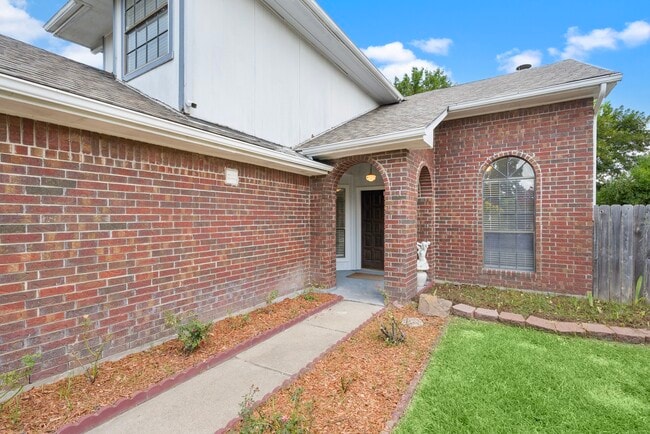 Building Photo - 13938 Plantation Valley Dr