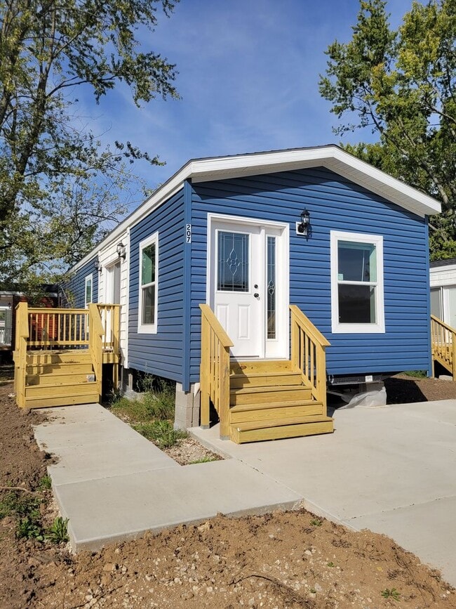 Interior Photo - Candlelight Estates