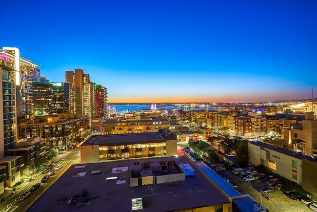 Foto del edificio - 300 W Beech St