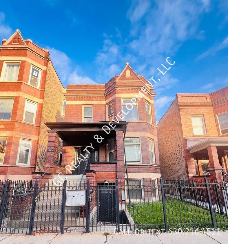 Foto principal - ***UPDATED 4 BDRM- 2 BTH / SS APPL / PRIVA...