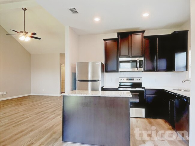 Building Photo - 216 Ryan St