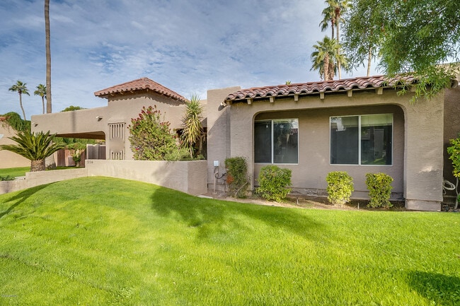 Building Photo - 7226 E Solano Dr