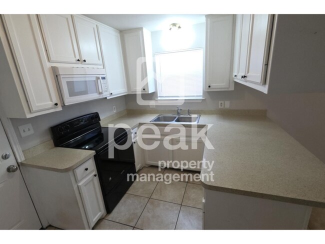 Foto del edificio - $1,175 2 Bed, 1 Bath in Weatherford! Price...