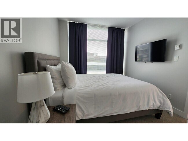 Photo du bâtiment - 1777 W 7th Ave