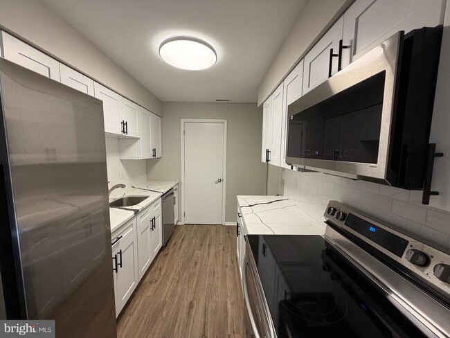 Building Photo - 402B Cypress Point Cir