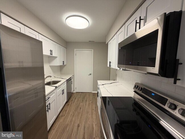 Foto del edificio - 402B Cypress Point Cir